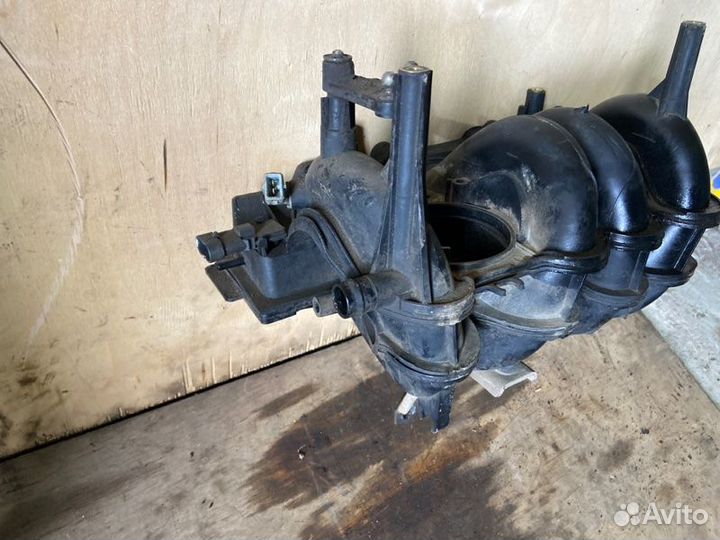 Коллектор впускной Renault Logan 1 K4M