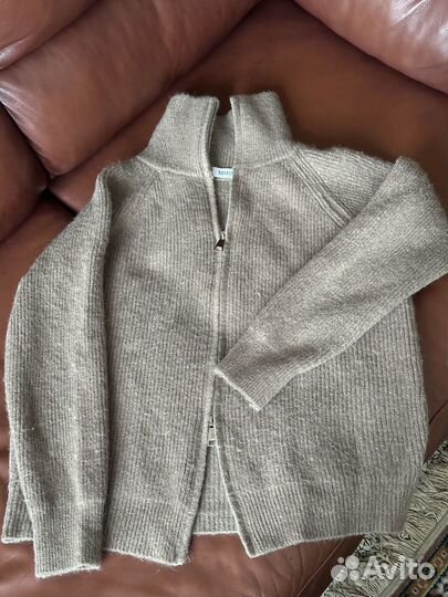 Свитер женский