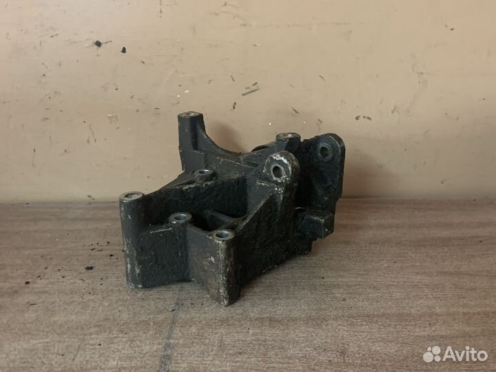 Кронштейн Ровер 45