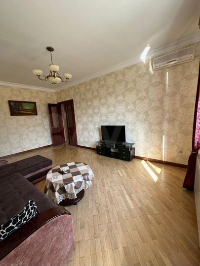 2-к. квартира, 74 м², 3/10 эт.