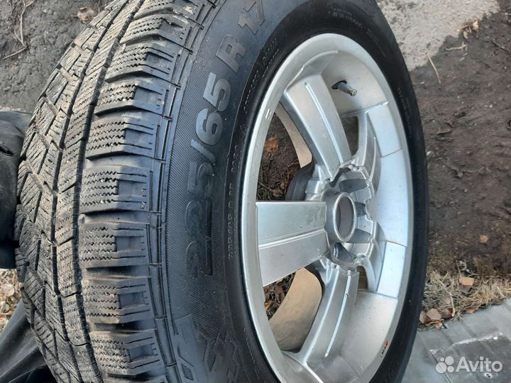 Bridgestone Blizzak DM-Z3 225/65 R17