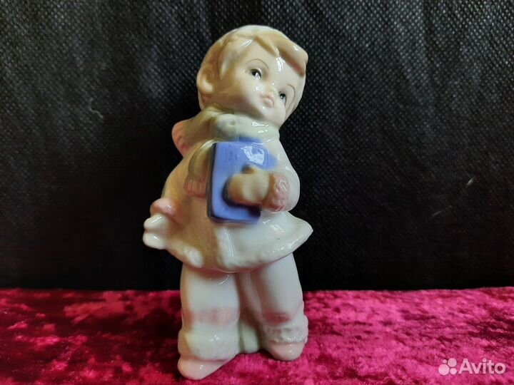 Фарфоровые статуэтки