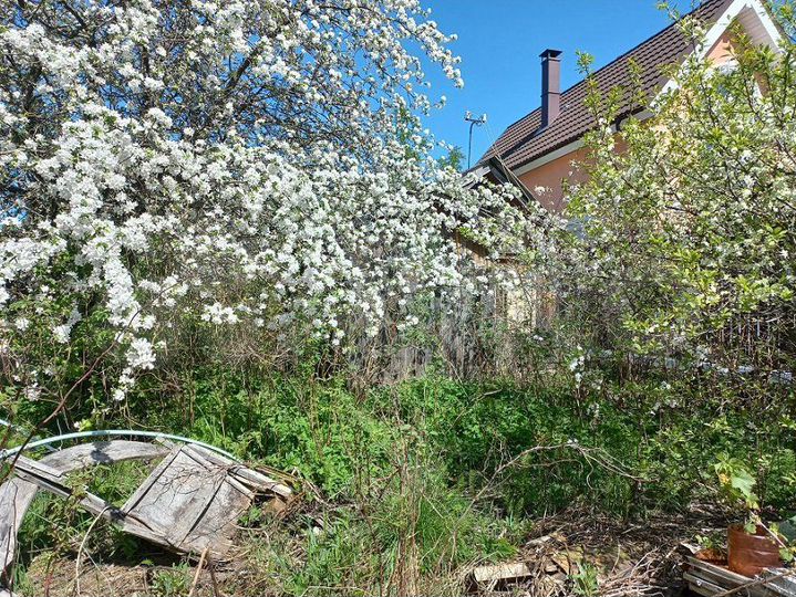 Дом 20 м² на участке 5 сот.