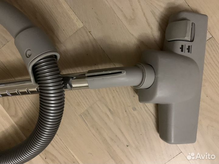 Пылесос бу zanussi2100w