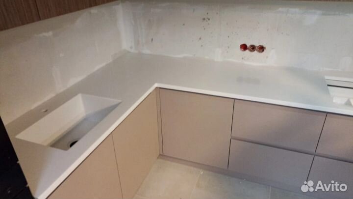 Столешница в кухню из искусственного камня