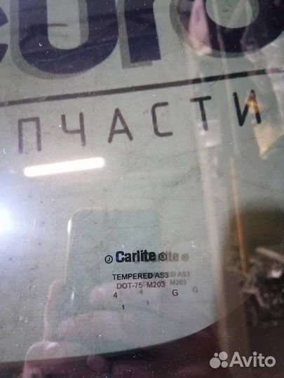 Стекло кузовное глухое правое Ford Escape 2001-20