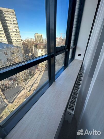 Подоконник и откосы из дерева