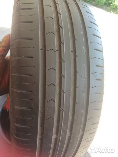 Continental ContiPremiumContact 5 215/60 R16
