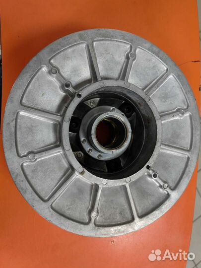 Подвижная часть ведущего вариатора Stels 500