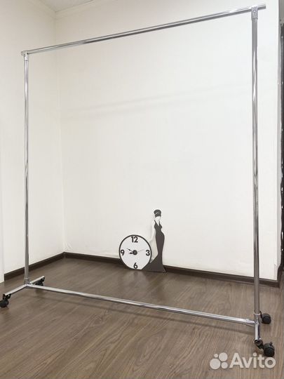 Вешалка для одежды напольная