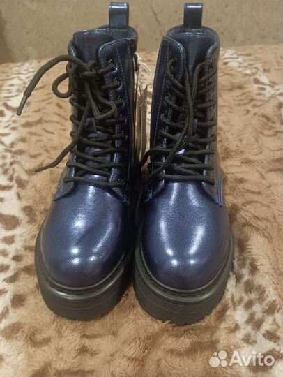 Ботинки женские на молнии