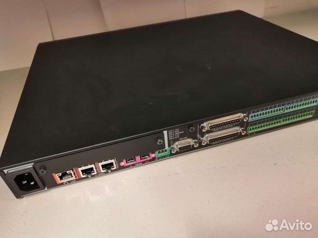 Аудиомикшер Polycom SoundStructure C8