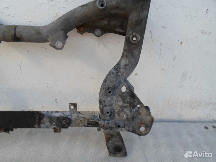 Подрамник Mercedes C-klasse W204