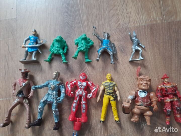 Солдатики и машинки