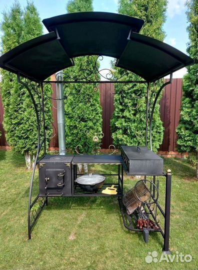 Мангал с крышей