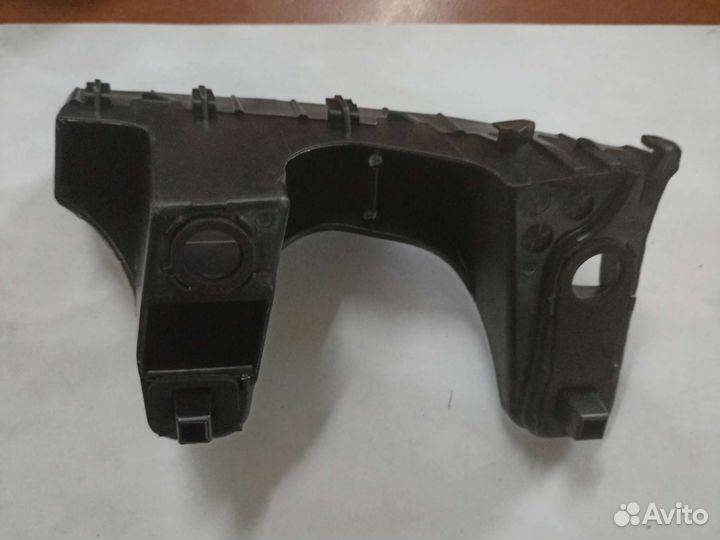 Кронштейн бампера subaru 57707AL370