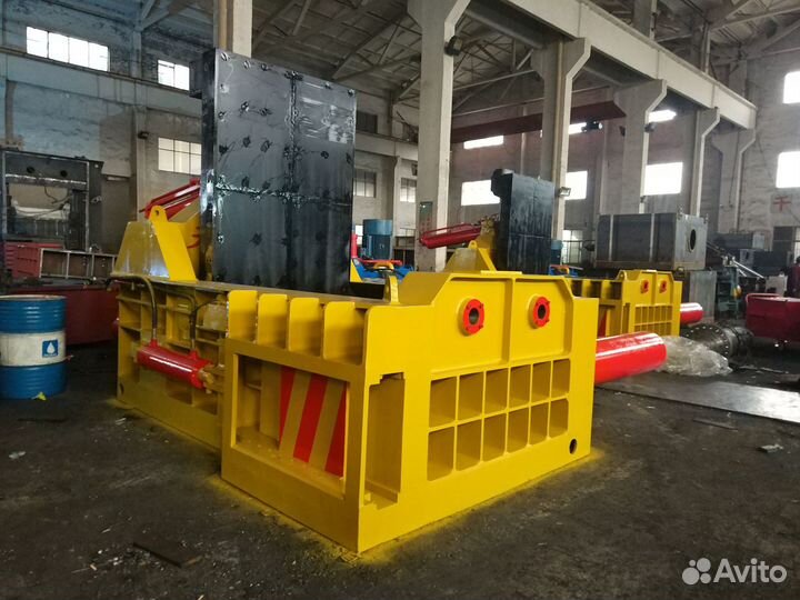 Пакетировочный пресс для переработки металлолома