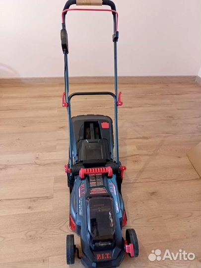 Газонокосилка аккумуляторная