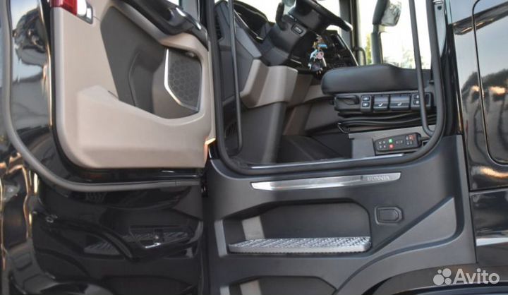 Разбираем грузовик Scania,6 series с 2016