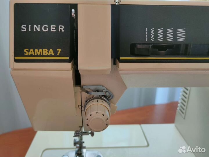 Швейная машина Singer