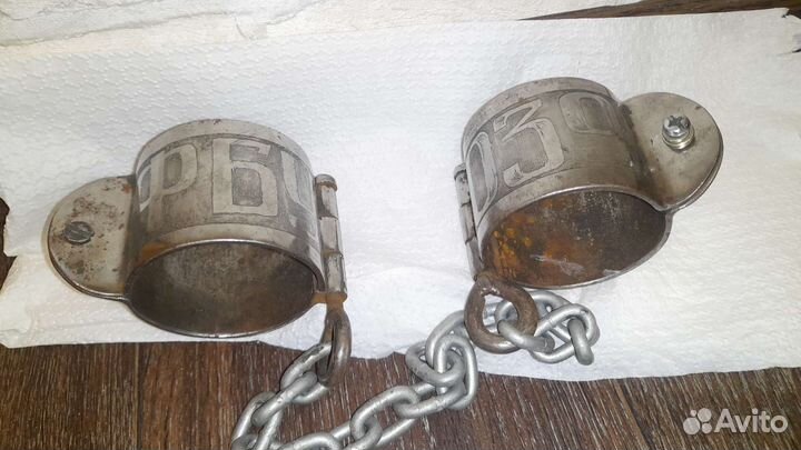 Тюремные кандалы наручники