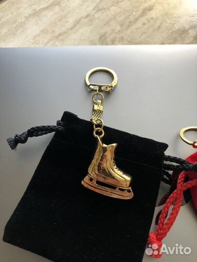 Хоккейные сувениры и футбольные