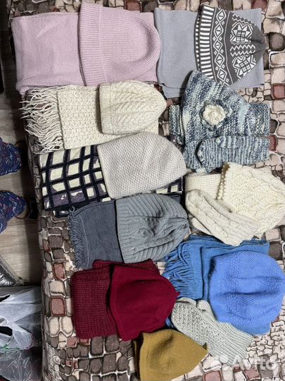 Вязаные шапки с шарфом