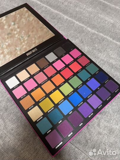 Палетка теней Beauty Bay Bright Matte