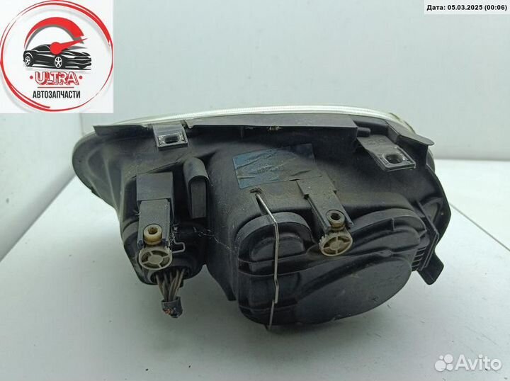 Фара правая б/у Volkswagen Golf-4