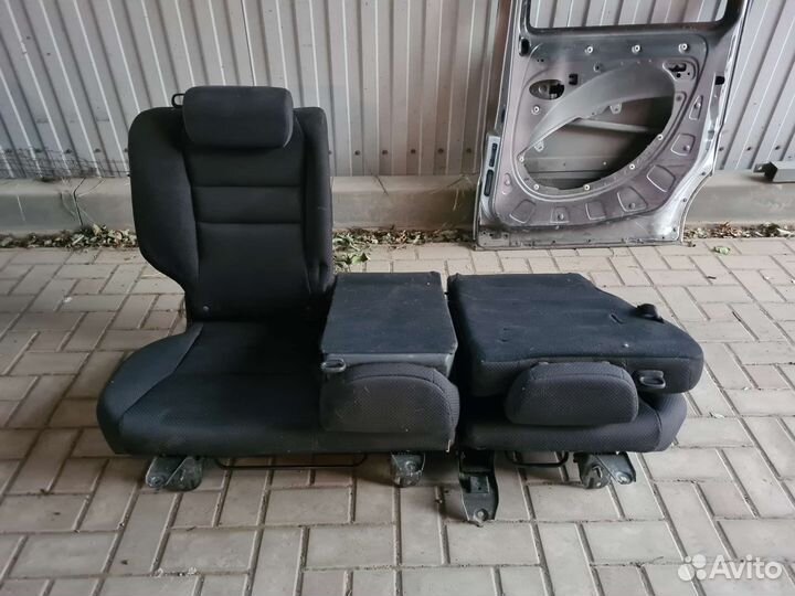 Сиденья складные раздельные на Transporter, Starex