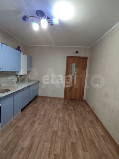 3-к. квартира, 81 м², 3/7 эт.