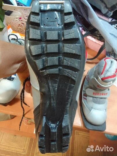 Лыжные ботинки