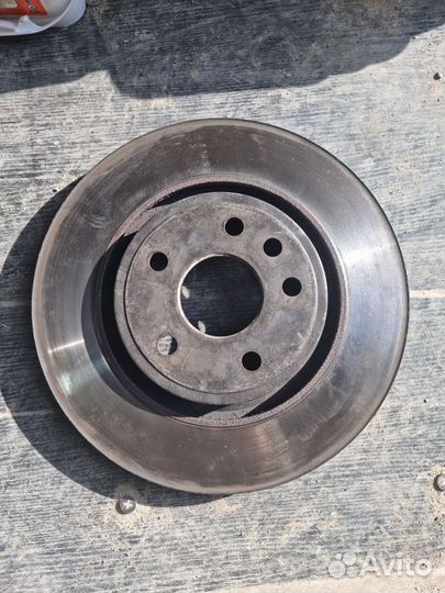 Тормозные диски + суппорта jeep grand cherokee wk2