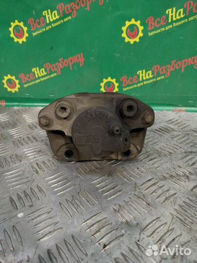 Суппорт передний правый Renault Symbol седан 1.4