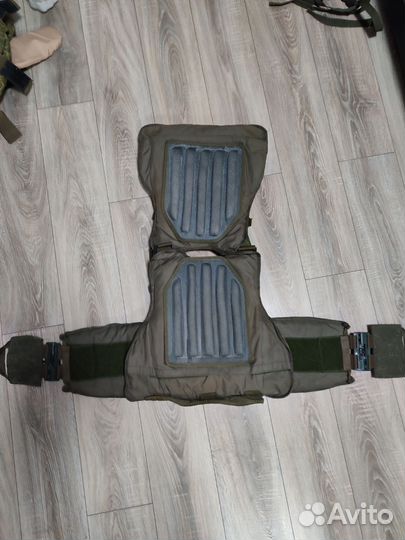 Бронежилет и шлем