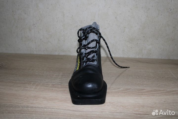 Лыжные ботинки (34, 36 размеры)