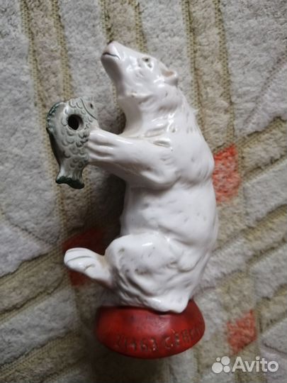 Статуэтка медведь и рыба