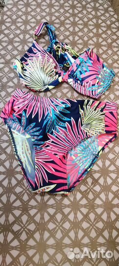 Купальник для девочки новый, р. 42