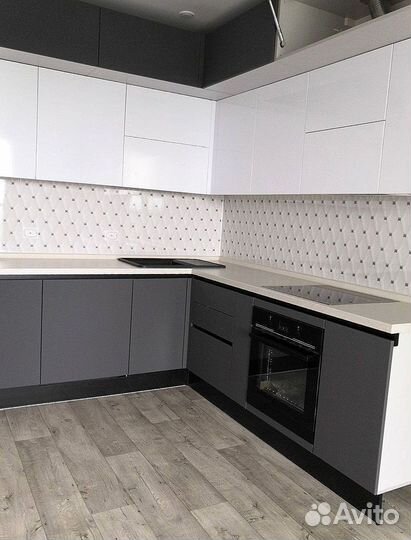 Кухня в потолок