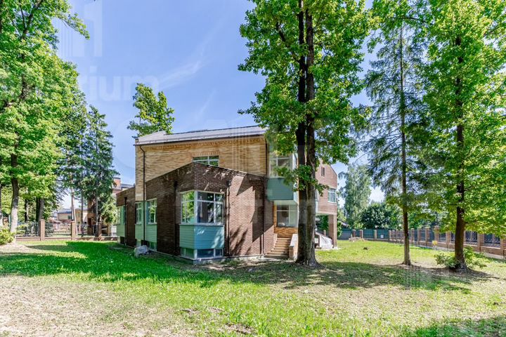 Коттедж 580 м² на участке 25 сот.