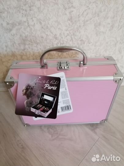 Чемодан с косметикой. Новый