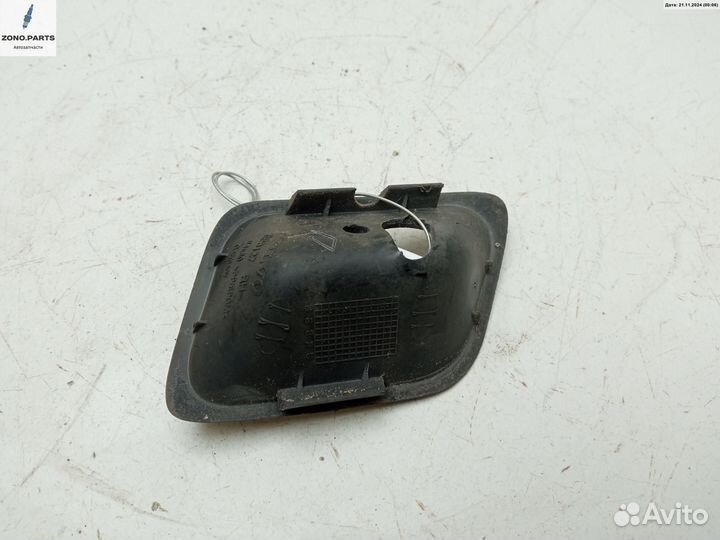 Решетка (заглушка) в бампер 888127 на Volvo S40 / V40 (1995-2004)