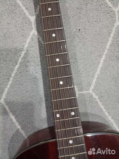 Акустическая гитара