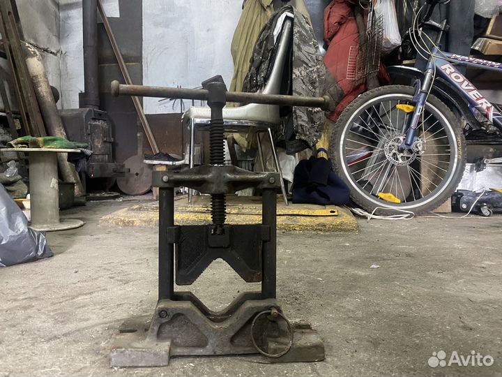 Тиски трубные