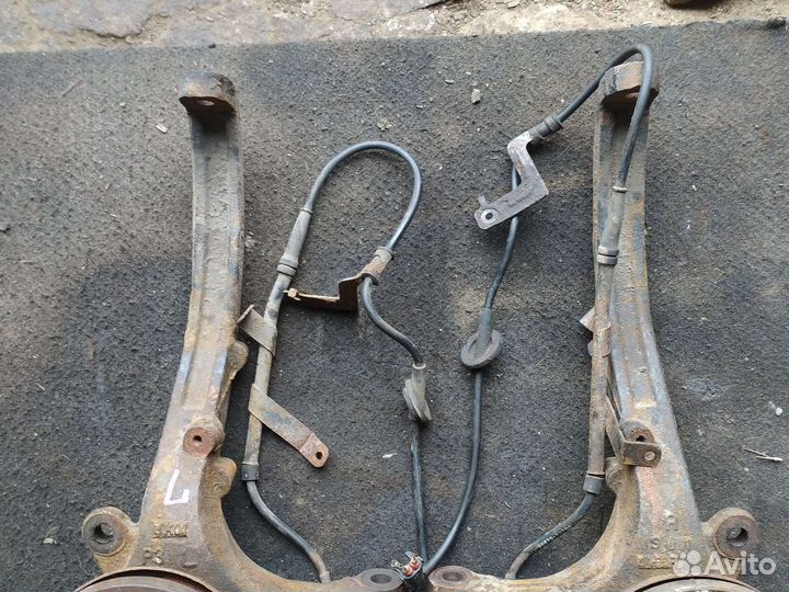 Передний поворотник кулак hyundai sonata 4 2 л