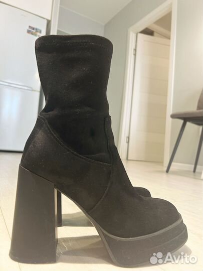 Ботильоны 38 на высокой платформе