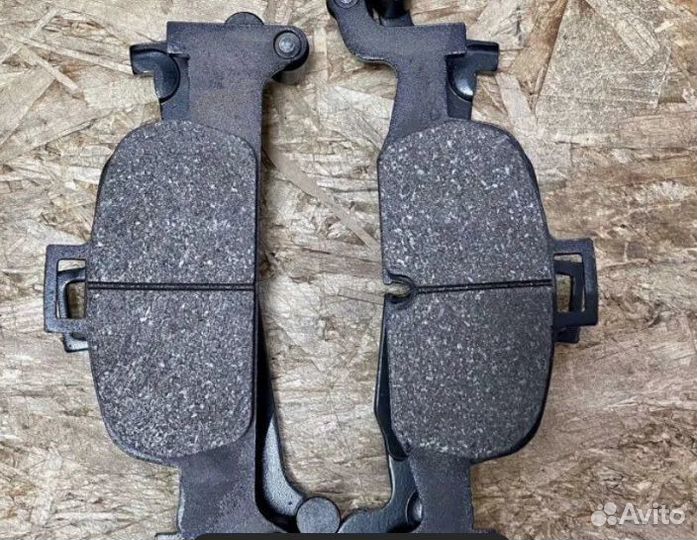 Тормозные колодки передние audi VAG 8W0698151AQ