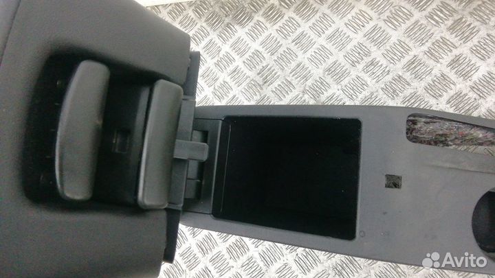 Подлокотник центральный на KIA Ceed 1