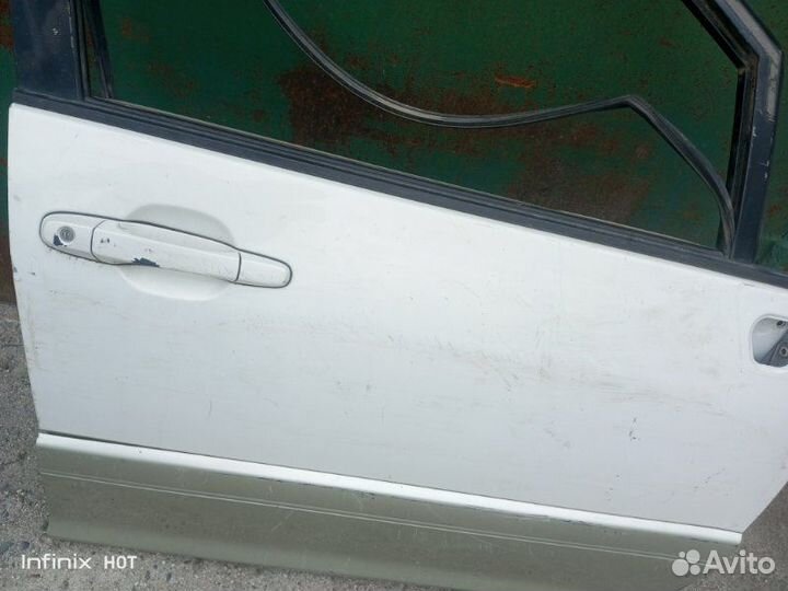 Дверь боковая передняя правая Toyota Harrier MCU10