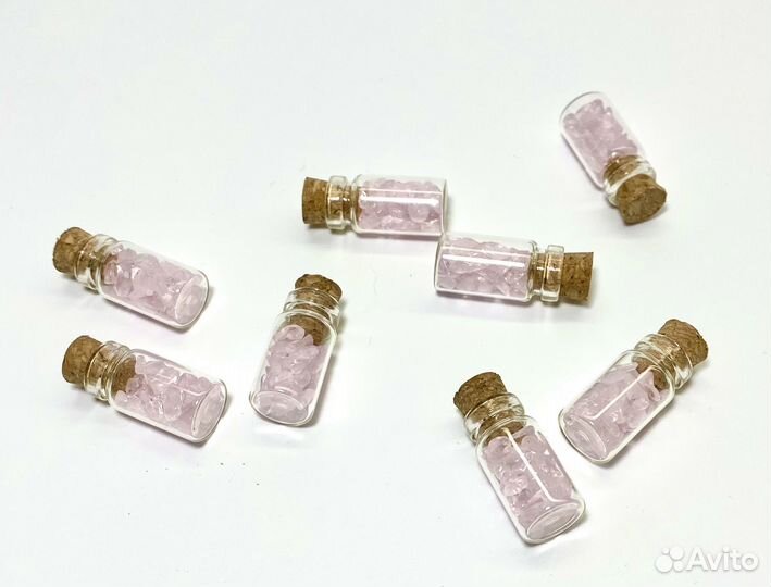 Розовый кварц в стеклянной баночке